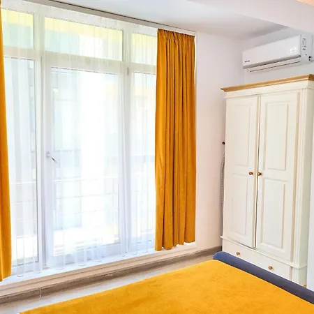 Seastar - N Pools Apartment